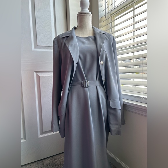 Casual Corner Silk Single Breasted Blazer & Sleeveless Maxi Dress - Picture 2 of 15